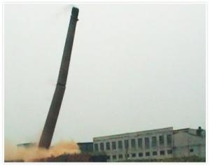 辉县60米烟囱爆破